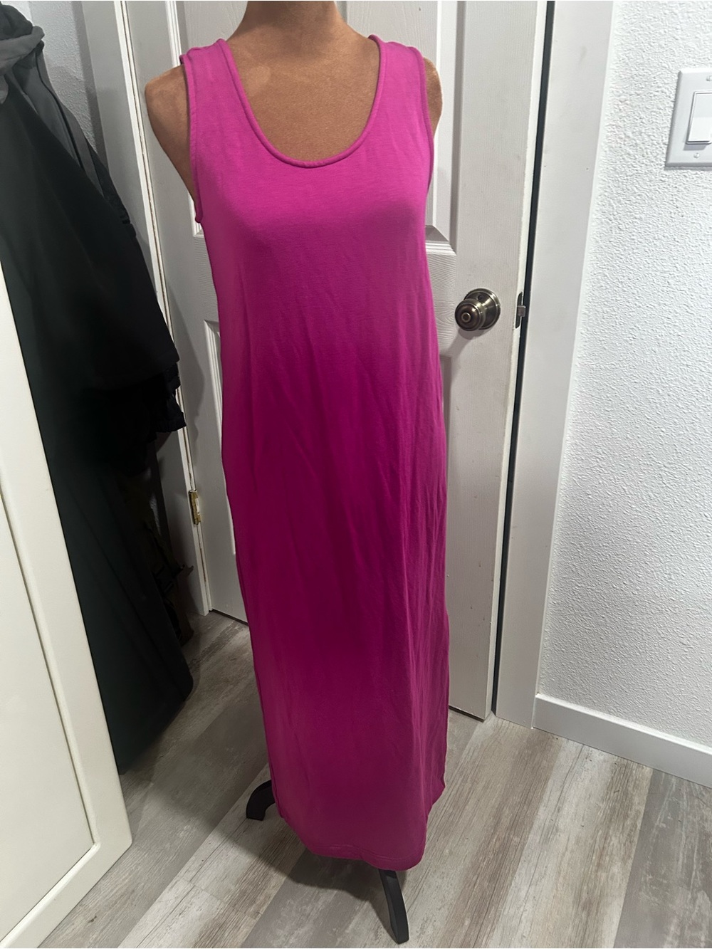 Scoop-Neck tank  Maxi Dress in Fuchsia